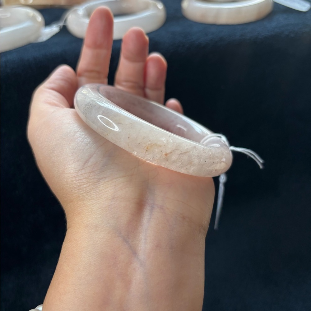 Shetai Jade Bangle - Picture 4 of 7